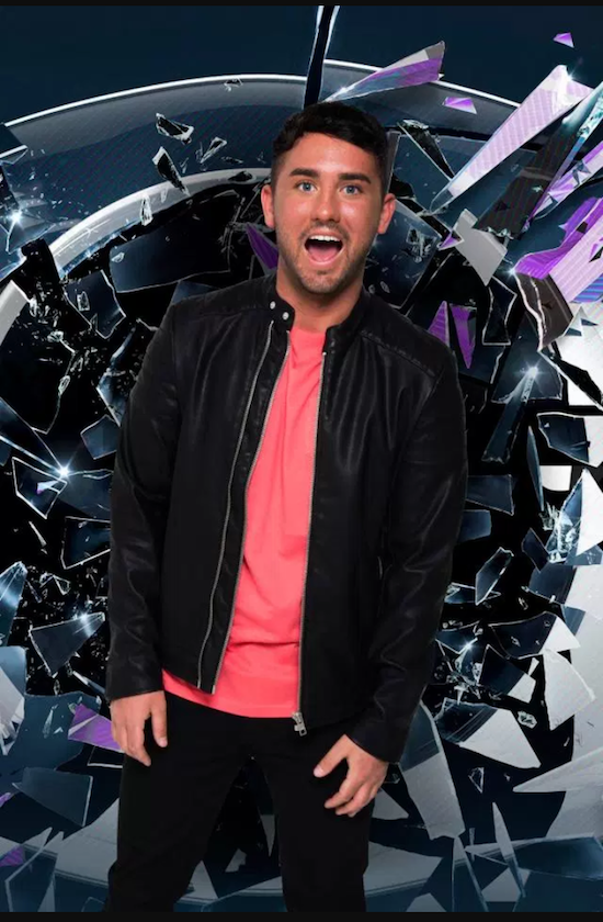 Hughie Maughan credit Hughie Maughan (550px * 840px)